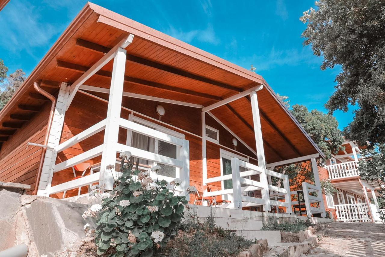 Plazhi Gjeneralit - Small Cabins - Bungalows - Apartaments - Villas - Suite Kavaje Exterior foto