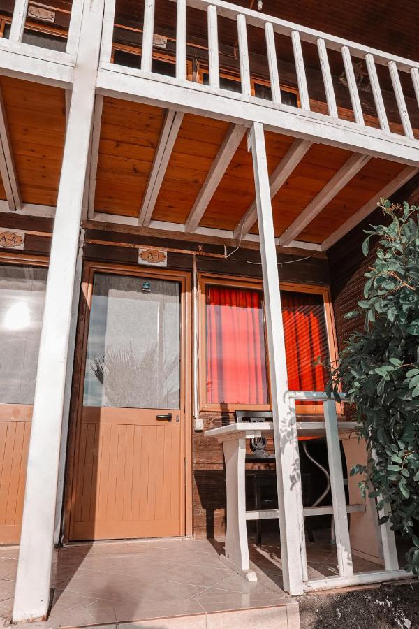 Plazhi Gjeneralit - Small Cabins - Bungalows - Apartaments - Villas - Suite Kavaje Exterior foto