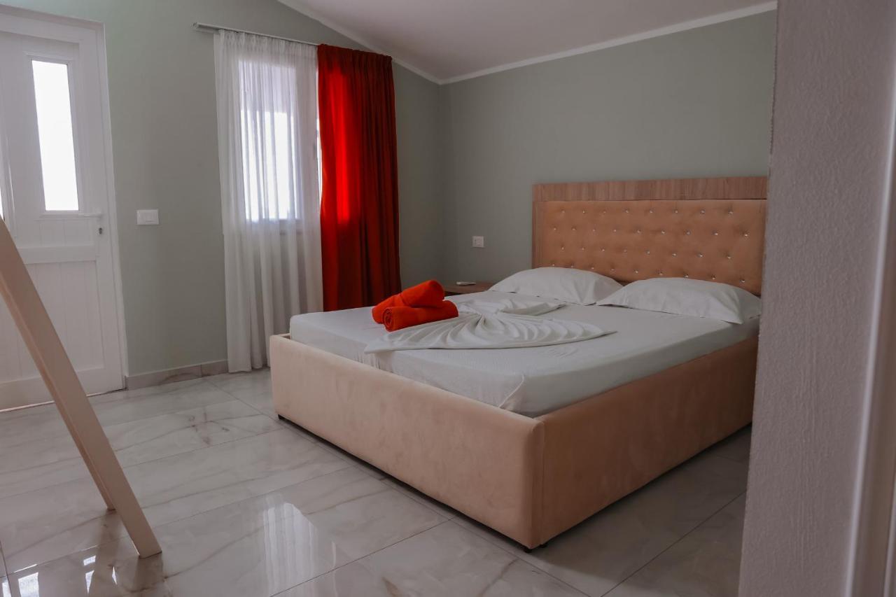 Plazhi Gjeneralit - Small Cabins - Bungalows - Apartaments - Villas - Suite Kavaje Exterior foto