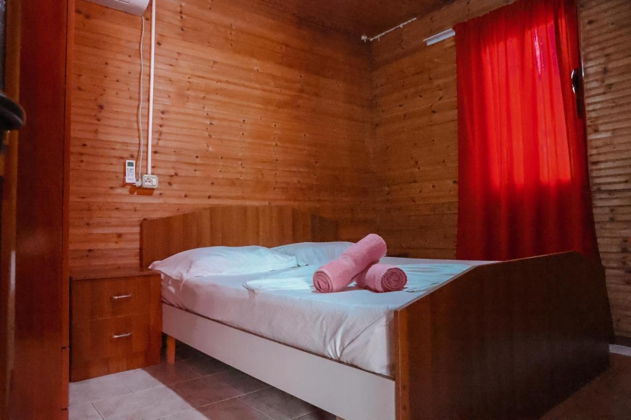 Plazhi Gjeneralit - Small Cabins - Bungalows - Apartaments - Villas - Suite Kavaje Exterior foto
