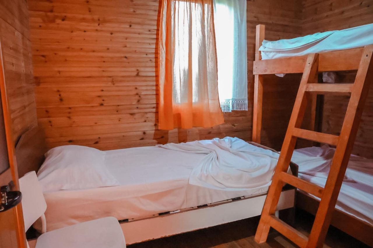 Plazhi Gjeneralit - Small Cabins - Bungalows - Apartaments - Villas - Suite Kavaje Exterior foto