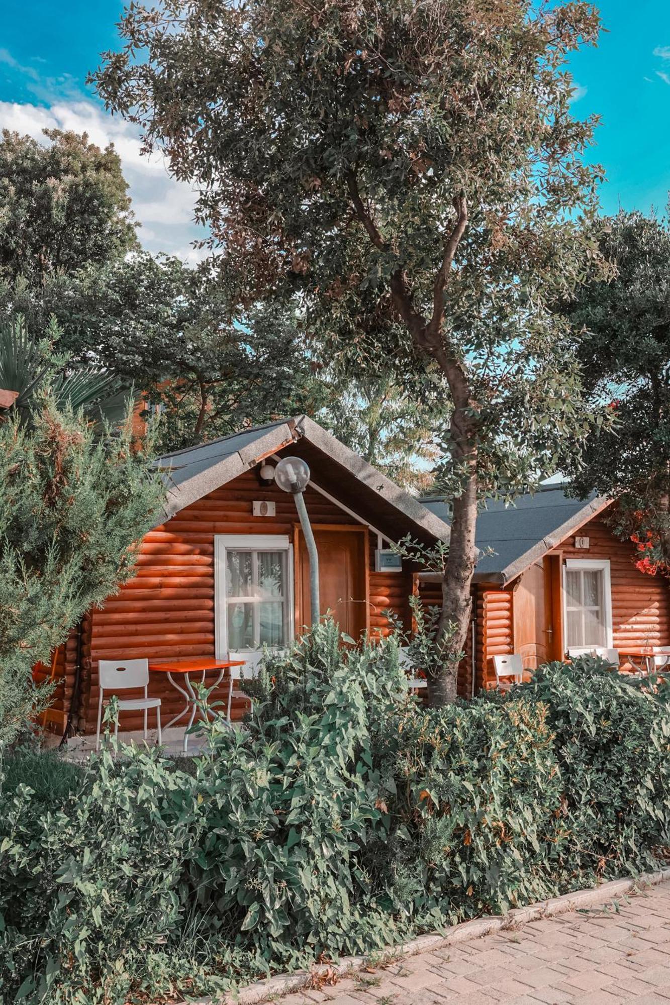 Plazhi Gjeneralit - Small Cabins - Bungalows - Apartaments - Villas - Suite Kavaje Exterior foto